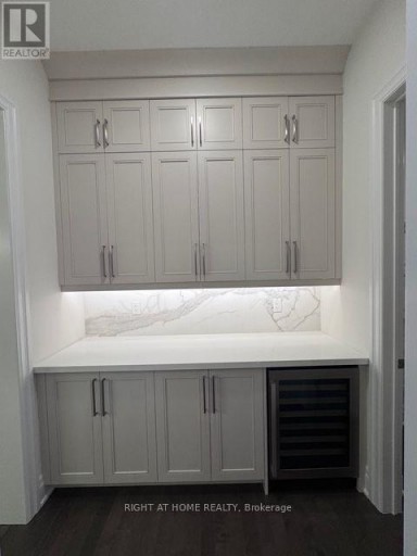 21 CASAVANT COURT, Vaughan (Patterson), Ontario, L6A5A5