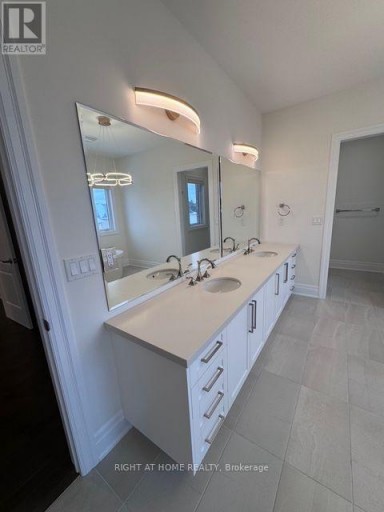 21 CASAVANT COURT, Vaughan (Patterson), Ontario, L6A5A5