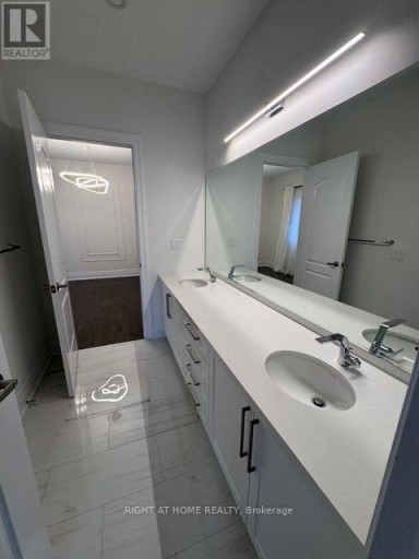 21 CASAVANT COURT, Vaughan (Patterson), Ontario, L6A5A5