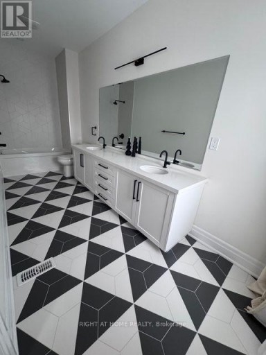 21 CASAVANT COURT, Vaughan (Patterson), Ontario, L6A5A5