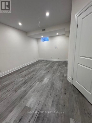 21 CASAVANT COURT, Vaughan (Patterson), Ontario, L6A5A5