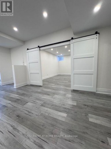 21 CASAVANT COURT, Vaughan (Patterson), Ontario, L6A5A5