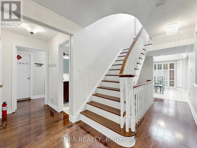 50 HOLLINGHAM ROAD, Markham (Unionville), Ontario, L3R7X4