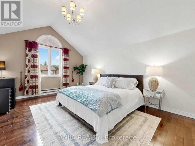 50 HOLLINGHAM ROAD, Markham (Unionville), Ontario, L3R7X4