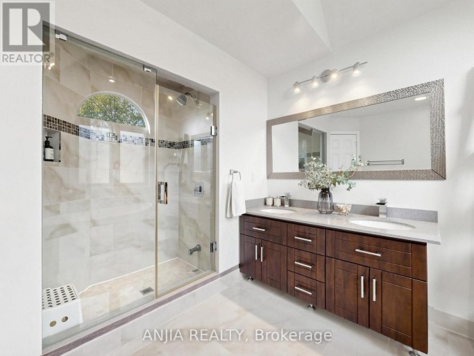 50 HOLLINGHAM ROAD, Markham (Unionville), Ontario, L3R7X4
