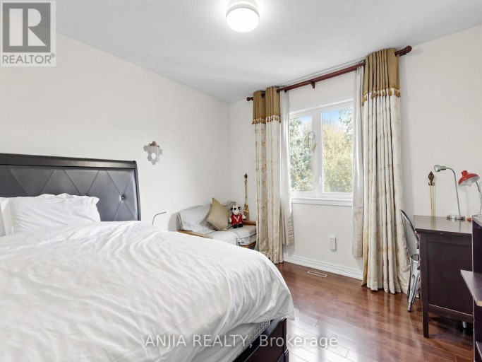 50 HOLLINGHAM ROAD, Markham (Unionville), Ontario, L3R7X4