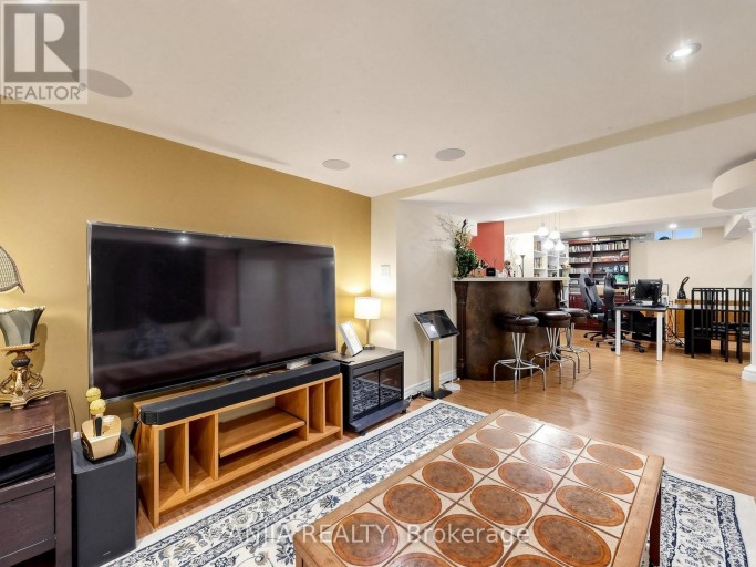 50 HOLLINGHAM ROAD, Markham (Unionville), Ontario, L3R7X4