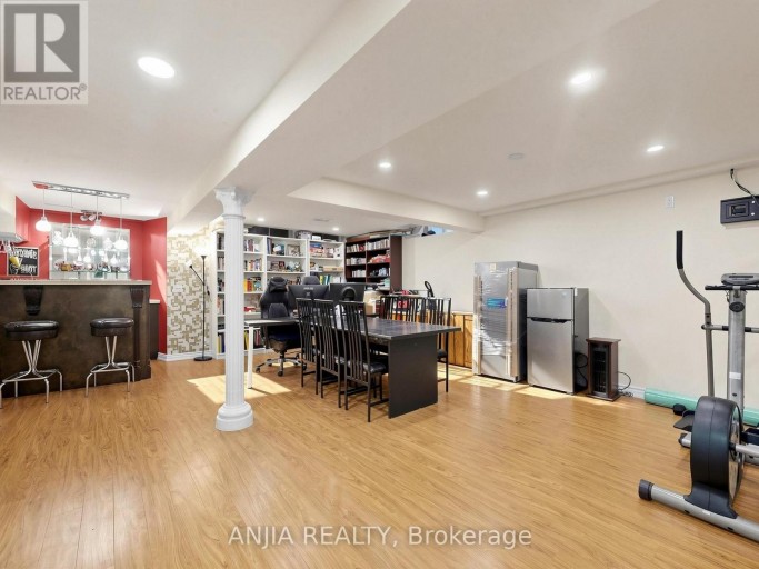 50 HOLLINGHAM ROAD, Markham (Unionville), Ontario, L3R7X4
