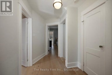 101 ST VINCENT STREET N Stratford Ontario photo 33
