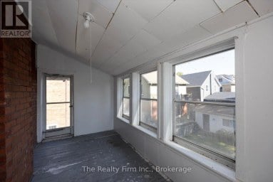 101 ST VINCENT STREET N Stratford Ontario photo 34