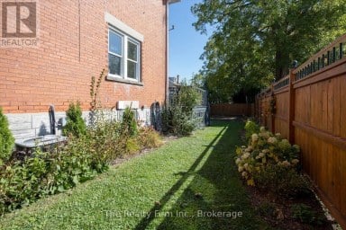 101 ST VINCENT STREET N Stratford Ontario photo 40