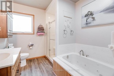 1025 KING STREET London East (East M) Ontario photo 12