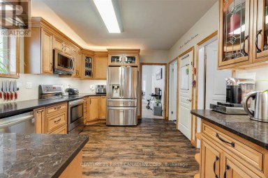 1025 KING STREET London East (East M) Ontario photo 18