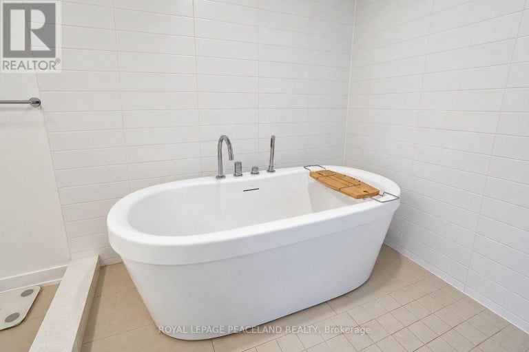 127 GREEN GARDENS BOULEVARD, Toronto (Englemount-Lawrence), Ontario, M6A0E2