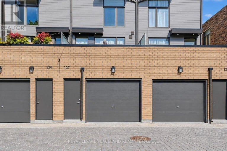 127 GREEN GARDENS BOULEVARD, Toronto (Englemount-Lawrence), Ontario, M6A0E2