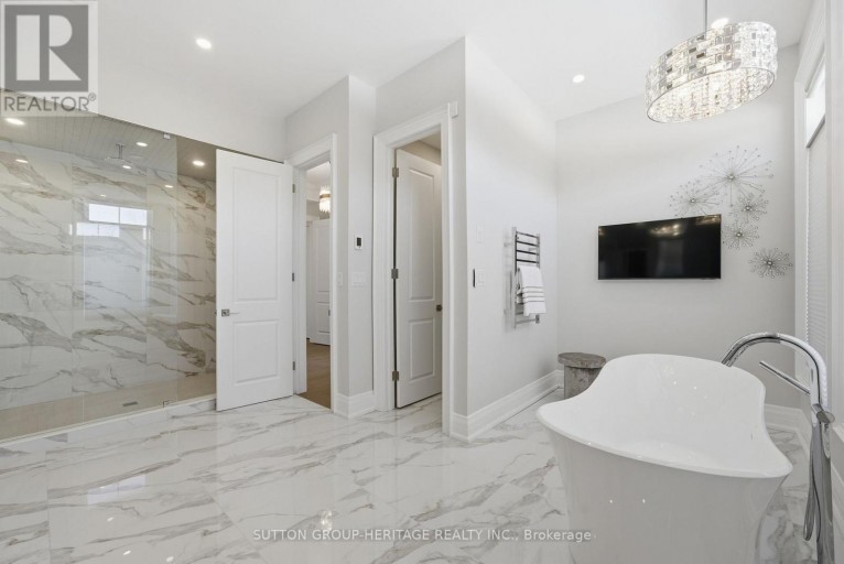 18 DEXSHIRE DRIVE, Ajax (Northeast Ajax), Ontario, L1Z0T8