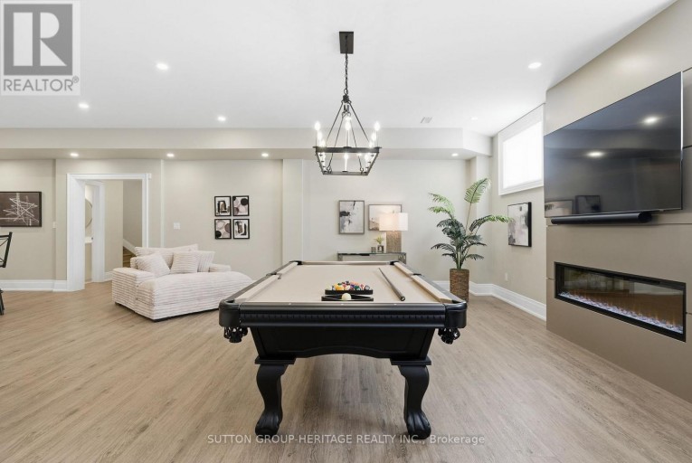 18 DEXSHIRE DRIVE, Ajax (Northeast Ajax), Ontario, L1Z0T8