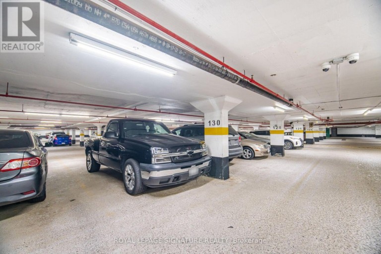 303 - 4 KINGS CROSS ROAD, Brampton (Queen Street Corridor), Ontario, L6T3X8