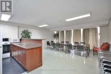 303 - 4 KINGS CROSS ROAD Brampton (Queen Street Corridor) Ontario photo 35