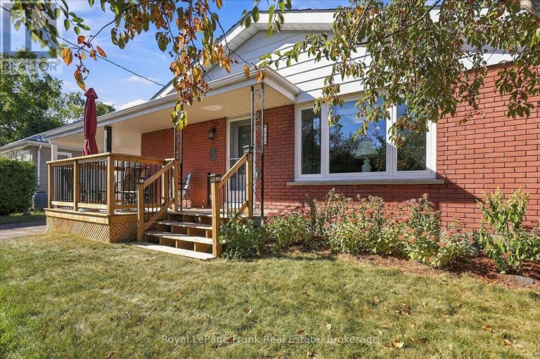 230 EUCLID AVENUE, Peterborough (Ashburnham Ward 4), Ontario, K9H1M4