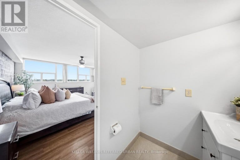 1401 - 2130 WESTON ROAD, Toronto (Weston), Ontario, M9N3R9
