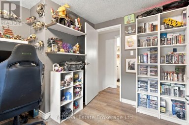 166 NATCHEZ ROAD Kitchener Ontario photo 16