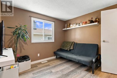 166 NATCHEZ ROAD Kitchener Ontario photo 17