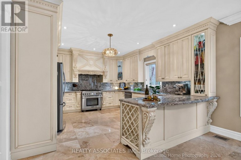 128 COALBROOK COURT, Vaughan (East Woodbridge), Ontario, L4L9B6
