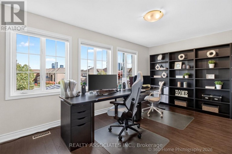 128 COALBROOK COURT, Vaughan (East Woodbridge), Ontario, L4L9B6