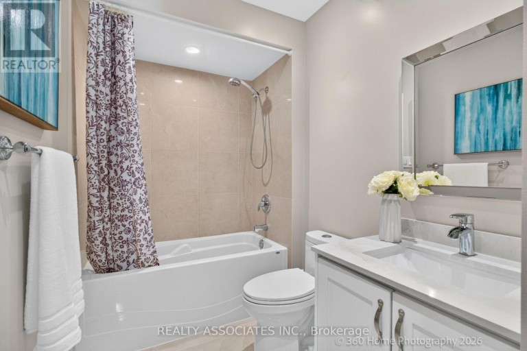 128 COALBROOK COURT, Vaughan (East Woodbridge), Ontario, L4L9B6