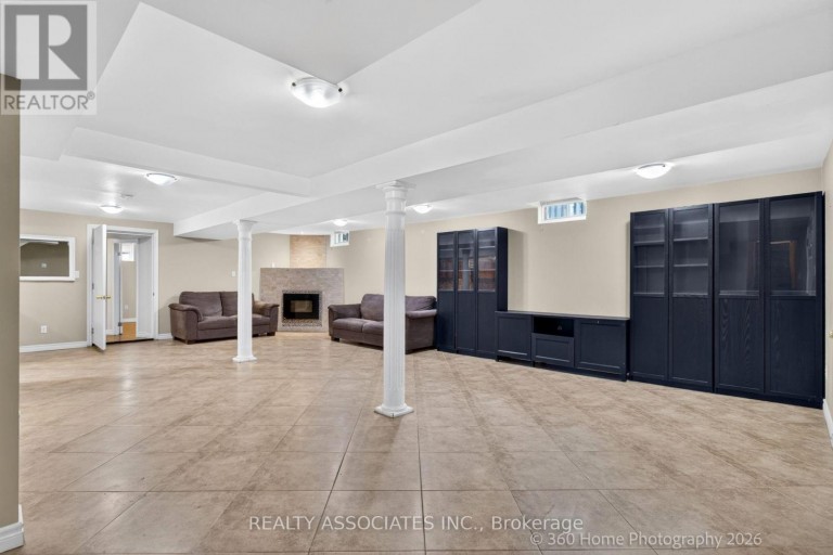 128 COALBROOK COURT, Vaughan (East Woodbridge), Ontario, L4L9B6