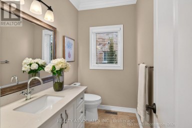 128 COALBROOK COURT Vaughan (East Woodbridge) Ontario photo 5