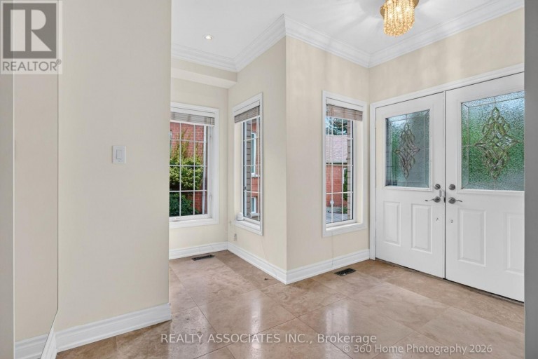 128 COALBROOK COURT, Vaughan (East Woodbridge), Ontario, L4L9B6