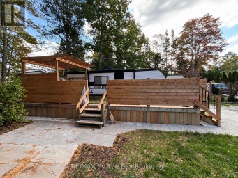 242 - 85 THEME PARK DRIVE Wasaga Beach Ontario photo 1