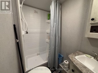 242 - 85 THEME PARK DRIVE Wasaga Beach Ontario photo 13