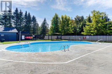 242 - 85 THEME PARK DRIVE Wasaga Beach Ontario photo 16