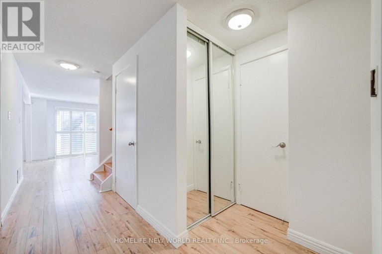 102 MADSEN CRESCENT, Markham (Markville), Ontario, L3R4P3