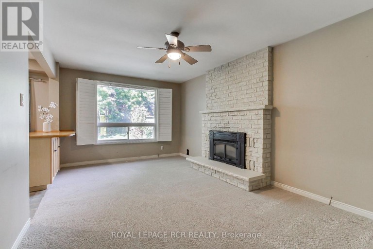 43 CROWN CRESCENT, Bradford West Gwillimbury (Bradford), Ontario, L3Z2M4