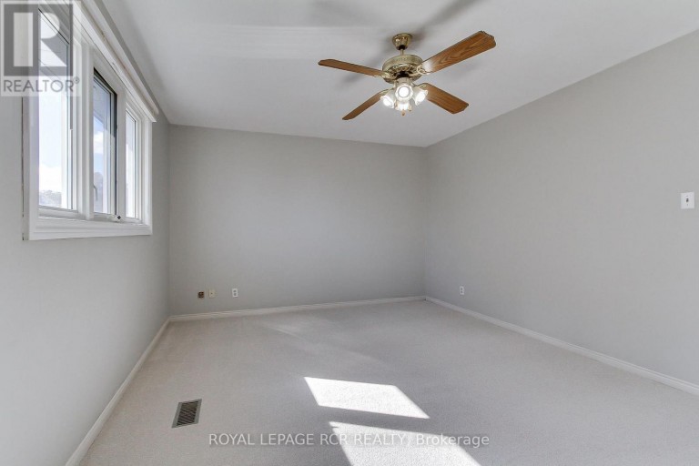 43 CROWN CRESCENT, Bradford West Gwillimbury (Bradford), Ontario, L3Z2M4