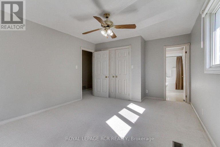 43 CROWN CRESCENT, Bradford West Gwillimbury (Bradford), Ontario, L3Z2M4