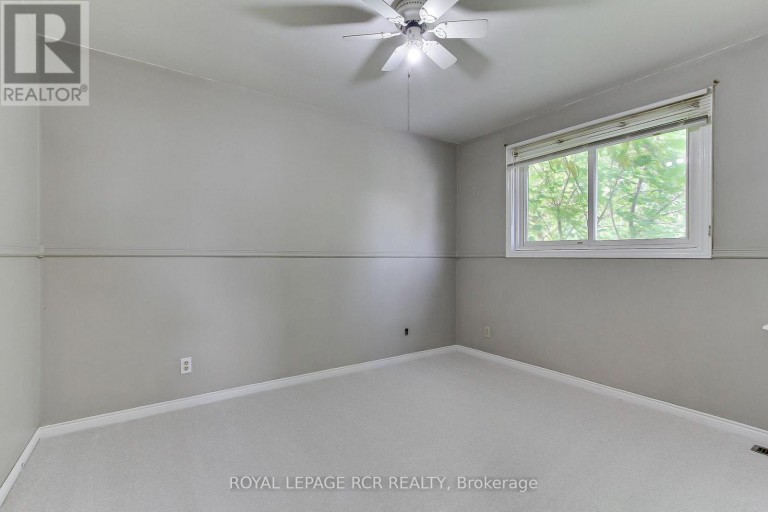 43 CROWN CRESCENT, Bradford West Gwillimbury (Bradford), Ontario, L3Z2M4