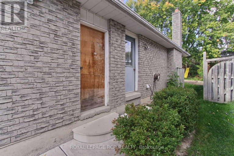 43 CROWN CRESCENT, Bradford West Gwillimbury (Bradford), Ontario, L3Z2M4