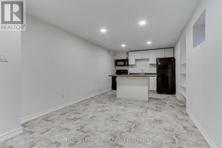 43 CROWN CRESCENT, Bradford West Gwillimbury (Bradford), Ontario, L3Z2M4