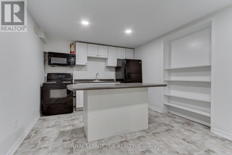 43 CROWN CRESCENT, Bradford West Gwillimbury (Bradford), Ontario, L3Z2M4