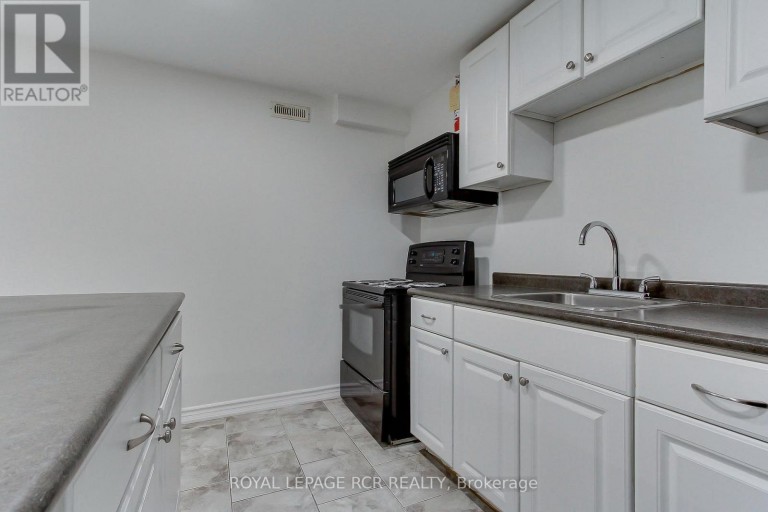 43 CROWN CRESCENT, Bradford West Gwillimbury (Bradford), Ontario, L3Z2M4