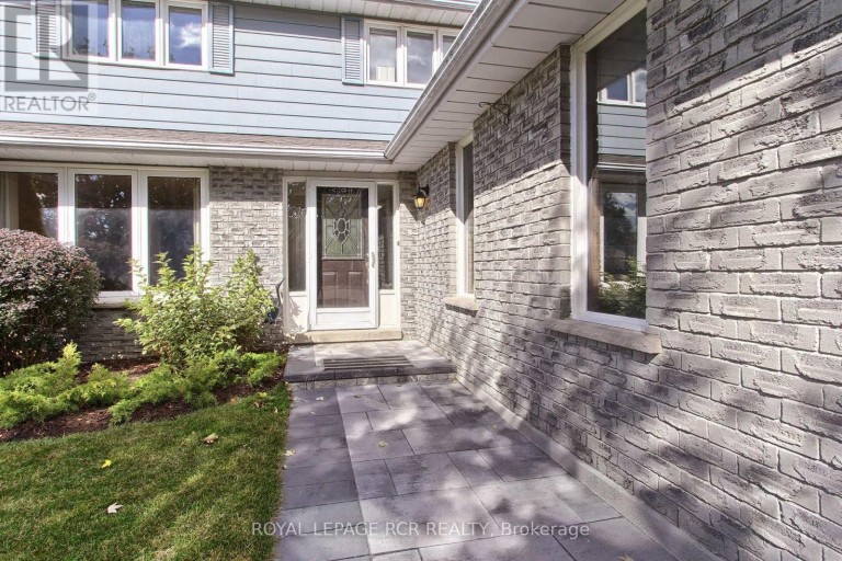 43 CROWN CRESCENT, Bradford West Gwillimbury (Bradford), Ontario, L3Z2M4