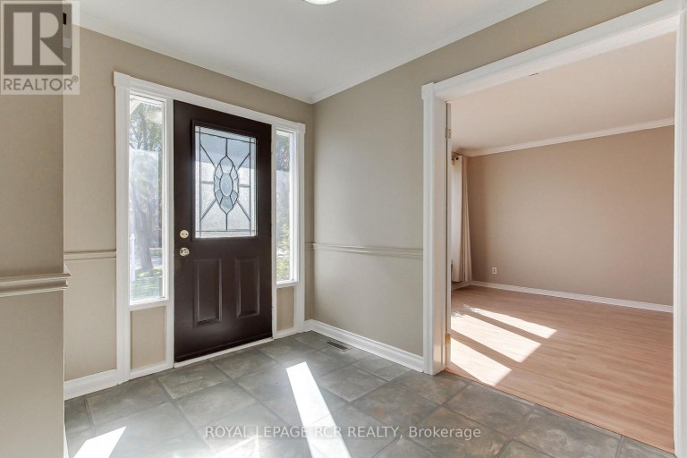 43 CROWN CRESCENT, Bradford West Gwillimbury (Bradford), Ontario, L3Z2M4