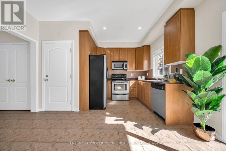 5 SENWOOD STREET, Brampton (Fletcher's Meadow), Ontario, L7A3S6