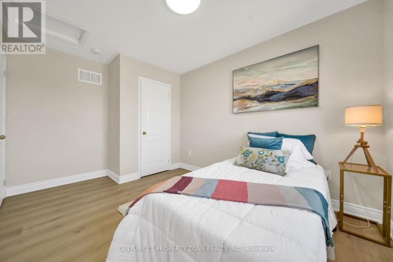 5 SENWOOD STREET, Brampton (Fletcher's Meadow), Ontario, L7A3S6