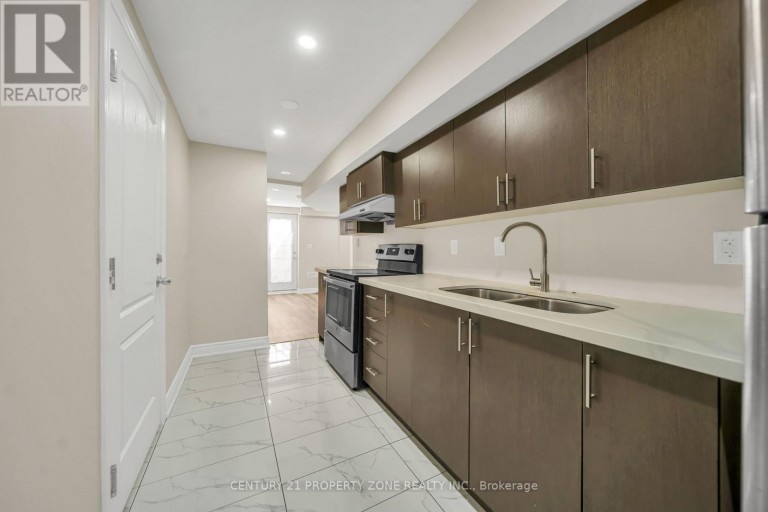 5 SENWOOD STREET, Brampton (Fletcher's Meadow), Ontario, L7A3S6
